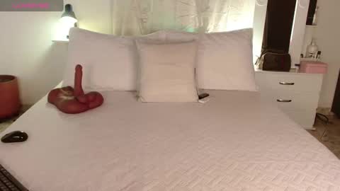 Bruno online show from October 2025 06:52:02 PM