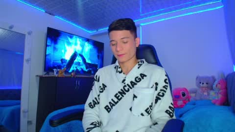 BRYAM INDEPENDENT MODEL online show from January 2025 01:13:02 AM