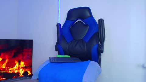 BRYAM INDEPENDENT MODEL online show from January 2025 05:51:01 AM