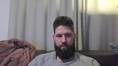 Snapshot of bubblebee1982 chatting on December 2024 08:40:02 PM bubblebee1982 online show from December 2024 08:40:02 PM