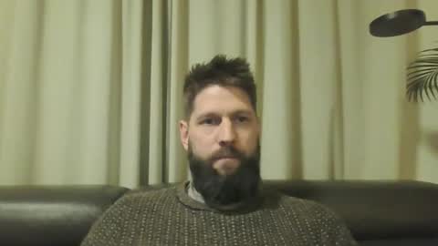 Snapshot of bubblebee1982 chatting on December 2024 05:53:02 PM bubblebee1982 online show from December 2024 05:53:02 PM