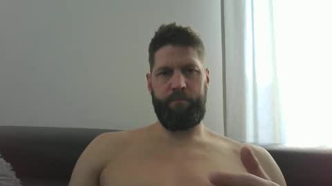 Snapshot of bubblebee1982 chatting on February 2025 01:05:01 PM bubblebee1982 online show from February 2025 01:05:01 PM