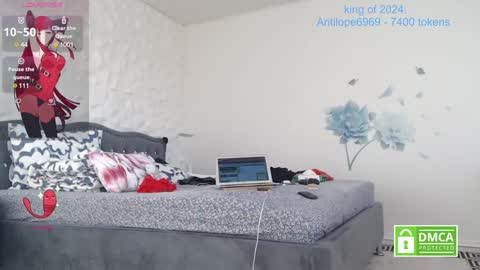 Nylon queen  genuine model who bring pantyhose on chaturbate for first time   the others just copy my room for money  online show from December 2024 10:21:01 AM