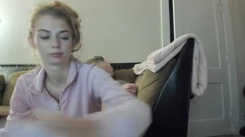 Snapshot of buffybarloe chatting on December 2024 12:46:01 AM Buffy online show from December 2024 12:46:01 AM