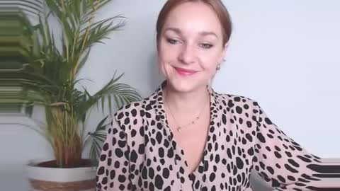 Snapshot of buffyextasy chatting on November 2025 06:56:02 AM Buffy online show from November 2025 06:56:02 AM