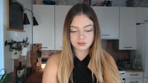 Snapshot of buffyextasy chatting on November 2025 08:17:02 AM Buffy online show from November 2025 08:17:02 AM