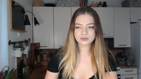 Snapshot of buffyextasy chatting on January 2026 07:57:01 AM Buffy online show from January 2026 07:57:01 AM