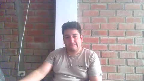 Snapshot of builtfpleasure chatting on November 2025 07:03:01 PM builtfpleasure online show from November 2025 07:03:01 PM