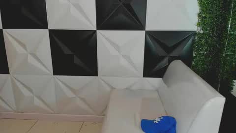 Snapshot of bull_cam chatting on October 2025 06:50:02 PM bull_cam online show from October 2025 06:50:02 PM