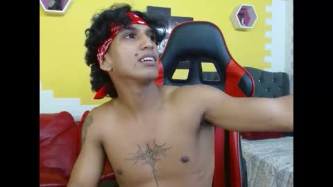 Snapshot of bull_cam chatting on October 2025 08:10:01 PM bull_cam online show from October 2025 08:10:01 PM