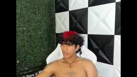 Snapshot of bull_cam chatting on December 2025 05:32:01 PM bull_cam online show from December 2025 05:32:01 PM