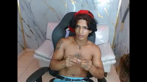 Snapshot of bull_cam chatting on February 2026 01:37:01 AM bull_cam online show from February 2026 01:37:01 AM