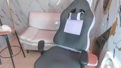 Snapshot of bull_cam chatting on February 2026 02:17:02 AM bull_cam online show from February 2026 02:17:02 AM