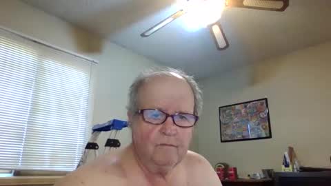bullfrogg505 online show from May 2026 04:04:02 PM