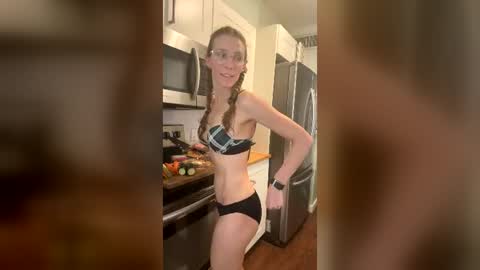 Bumblebee Bat Girl athletic fit smalltits skinny natural online show from July 2026 05:04:01 PM