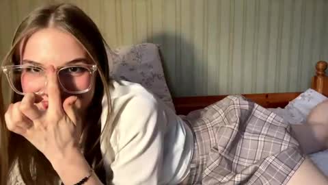 Mary online show from April 2026 02:04:01 PM