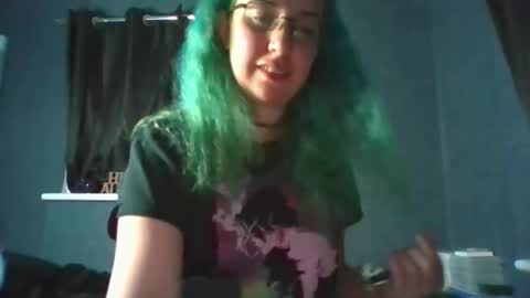 Snapshot of bunniexoxoxo chatting on September 2025 07:47:01 PM BunnieXOXOXO online show from September 2025 07:47:01 PM