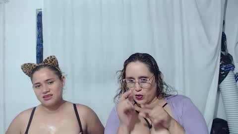 Snapshot of bunniosito chatting on November 2025 01:50:02 AM bunniosito online show from November 2025 01:50:02 AM