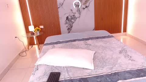 Rossi Hill online show from March 2026 01:27:02 PM