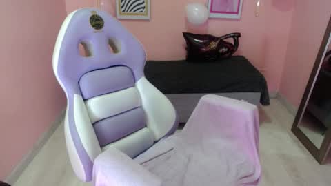 Snapshot of bunny_poison chatting on October 2025 02:19:01 PM ... . . ... online show from October 2025 02:19:01 PM