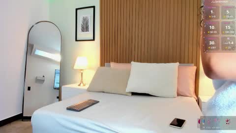 Snapshot of bunnyangel_ chatting on November 2025 11:45:01 AM Angel online show from November 2025 11:45:01 AM