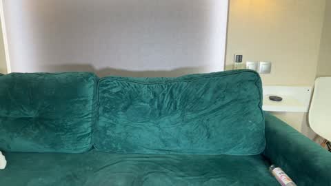 Snapshot of bunnyclide chatting on December 2025 09:18:01 AM Bonny and Clide Help us by thumbs up online show from December 2025 09:18:01 AM