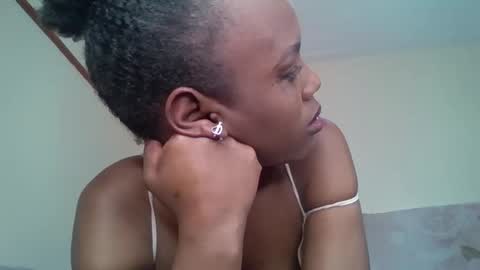 Snapshot of bunnydiva_ chatting on October 2025 09:18:01 AM bunnydiva_ online show from October 2025 09:18:01 AM
