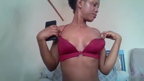 Snapshot of bunnydiva_ chatting on October 2025 01:28:01 AM bunnydiva_ online show from October 2025 01:28:01 AM