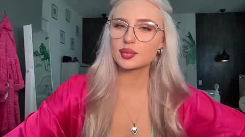 Snapshot of bunnykhalessi chatting on December 2025 06:57:02 PM OnlyFans BunnyKhalessi online show from December 2025 06:57:02 PM