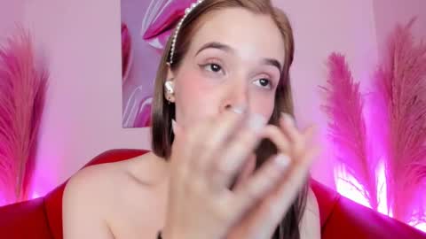 Snapshot of bunnyleahxxx chatting on January 2025 01:35:01 AM ANASTASIA online show from January 2025 01:35:01 AM