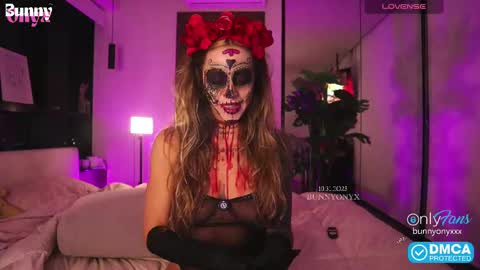 Snapshot of bunnyonyx chatting on October 2025 11:28:02 PM Stephanie Next stream TUESDAY 6pm PDT online show from October 2025 11:28:02 PM