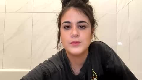 Cassie online show from December 2025 04:41:02 AM