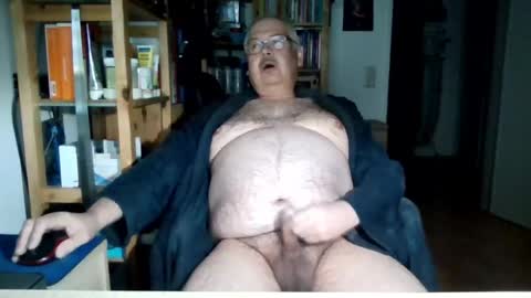 Snapshot of busibaer666 chatting on April 2026 12:32:01 AM busi online show from April 2026 12:32:01 AM