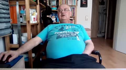 Snapshot of busibaer666 chatting on April 2026 03:53:01 PM busi online show from April 2026 03:53:01 PM