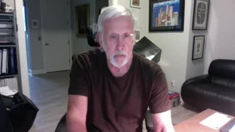 Snapshot of bustinout99 chatting on August 2026 07:23:02 PM afternoon wood online show from August 2026 07:23:02 PM