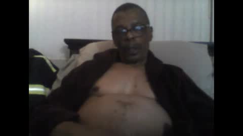 Snapshot of busturgutzgd11 chatting on December 2024 06:21:01 AM Busturgutzgd1 online show from December 2024 06:21:01 AM