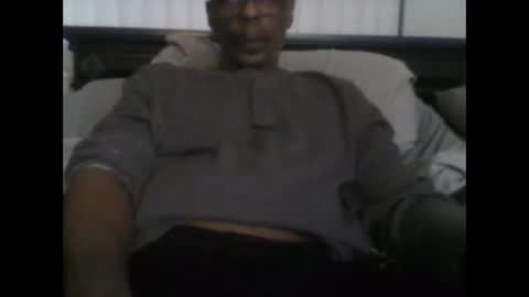 Snapshot of busturgutzgd11 chatting on December 2024 01:02:02 AM Busturgutzgd1 online show from December 2024 01:02:02 AM