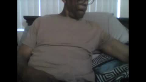 Snapshot of busturgutzgd11 chatting on December 2024 07:24:01 PM Busturgutzgd1 online show from December 2024 07:24:01 PM