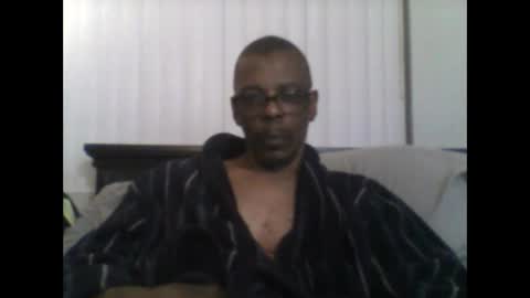 Snapshot of busturgutzgd11 chatting on February 2025 06:45:02 AM Busturgutzgd1 online show from February 2025 06:45:02 AM