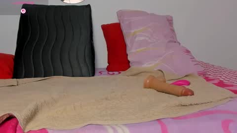 Snapshot of busty_bella_ chatting on September 2025 12:18:01 PM Isabella online show from September 2025 12:18:01 PM