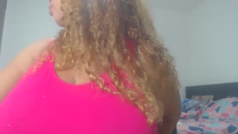 Snapshot of bustyamanda_ chatting on February 2025 07:52:02 PM Amanda online show from February 2025 07:52:02 PM