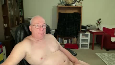 Snapshot of bustyballs100 chatting on December 2025 04:57:01 PM bustyballs100 online show from December 2025 04:57:01 PM