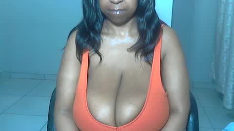 Snapshot of bustytessa37 chatting on July 2026 04:04:02 AM bustytessa37 online show from July 2026 04:04:02 AM