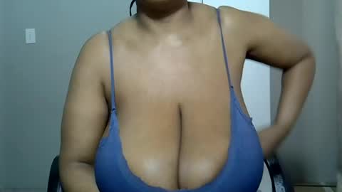 Snapshot of bustytessa37 chatting on August 2026 05:32:02 AM bustytessa37 online show from August 2026 05:32:02 AM