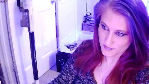 busybee83 online show from October 2025 06:45:02 PM