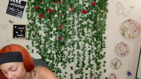 butterfly booty online show from November 2025 01:33:02 PM