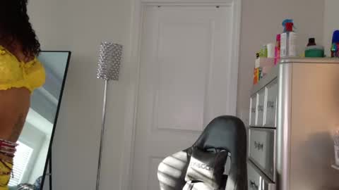 butterfly booty online show from April 2026 12:03:01 PM