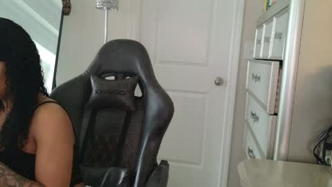 butterfly booty online show from April 2026 02:21:01 PM