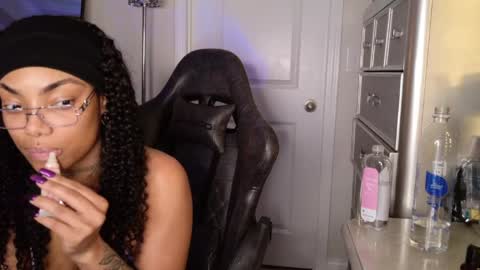 Snapshot of butterflybootyy chatting on May 2026 01:56:01 AM butterfly booty online show from May 2026 01:56:01 AM