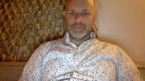 Snapshot of buurman1982isback chatting on October 2025 09:38:01 PM buurman1982isback online show from October 2025 09:38:01 PM